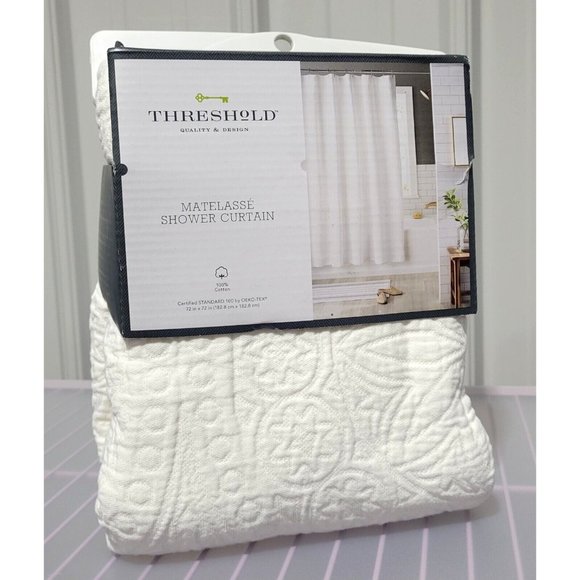 Threshold Bath Threshold Matelasse Medallion White 0 Cotton Fabric